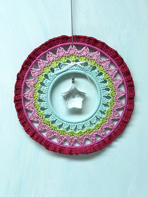 Suncatcher "Christmas Wreath"