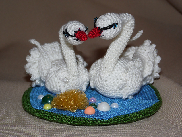 Amigurumi Swans in love