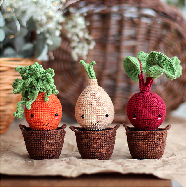 Set vegetables in baskets