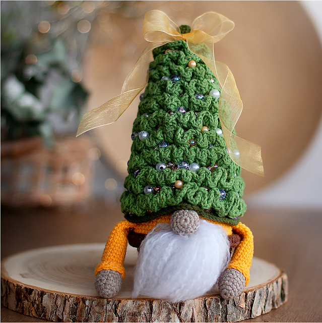 Gnome in basket and cap