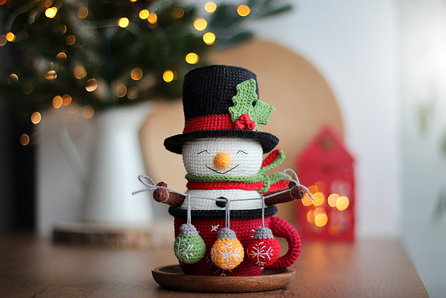 Snowman in mug
