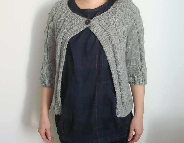 p.22 Raglan-sleeve cardigan 