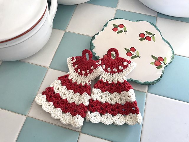 Dress potholder
