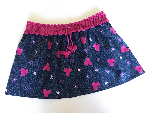 Trefoil skirt