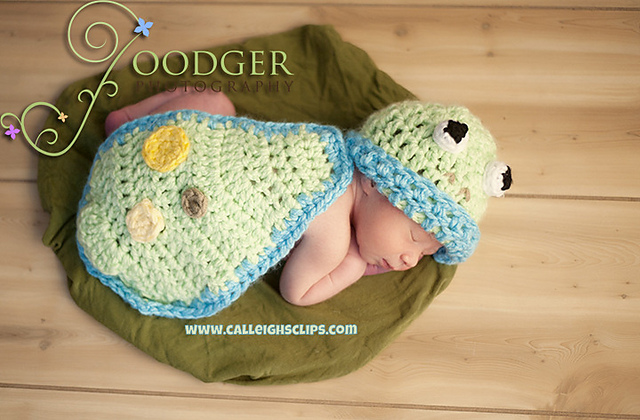 Froggy- Cuddle Critter Cape - Newborn photo prop