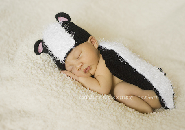 Lil' Stinker Skunk - Cuddle Critter Cape