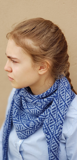 Shawl crazy rhombuses