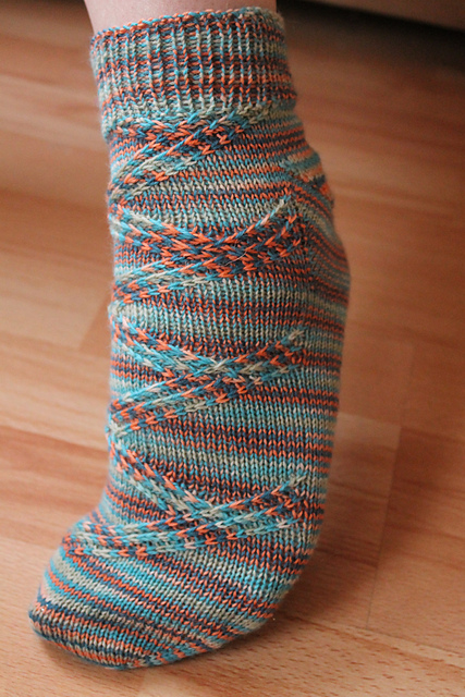 Ravelry: YpsiLon pattern by Ella Brandt