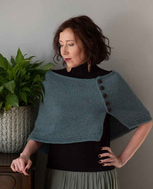 Drawing Room Capelet