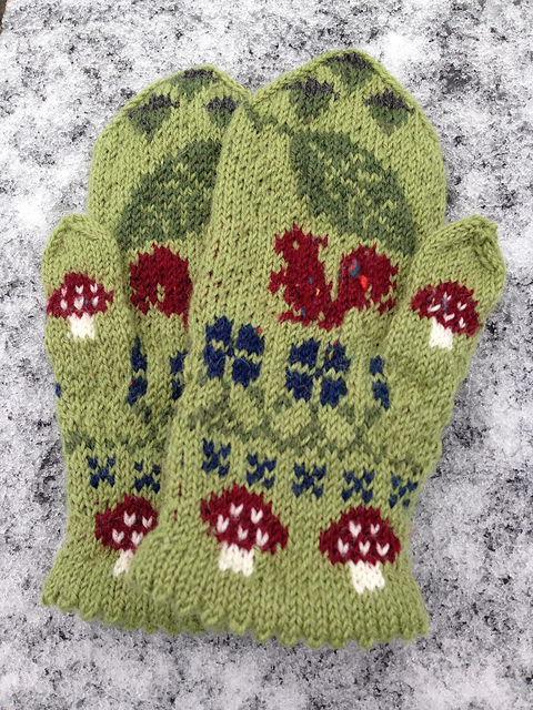 Red squirrels in fall (mittens&hat)