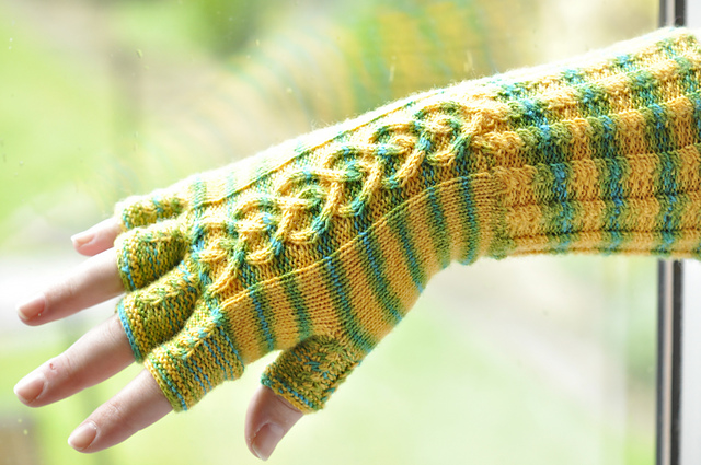 Daffodil Love Gloves