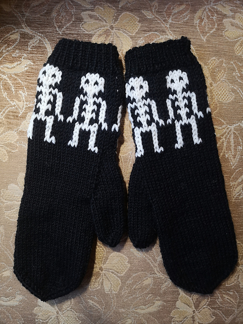 Spooky scary skeletons