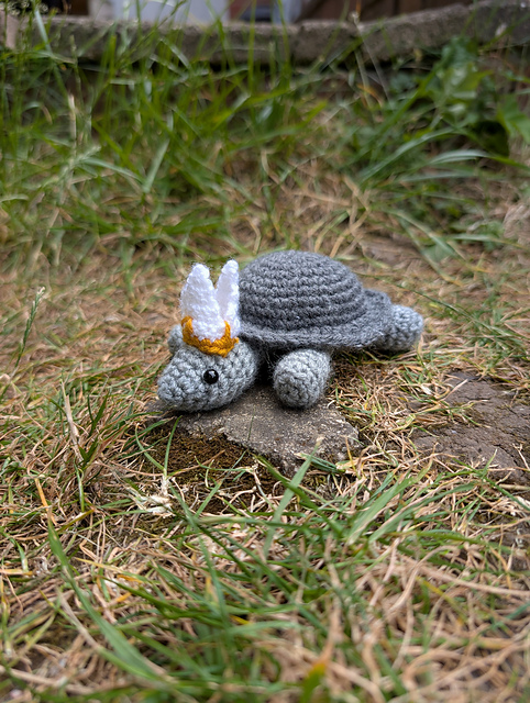 Ravelry: Turtle Pope pattern by Flynn Holmes