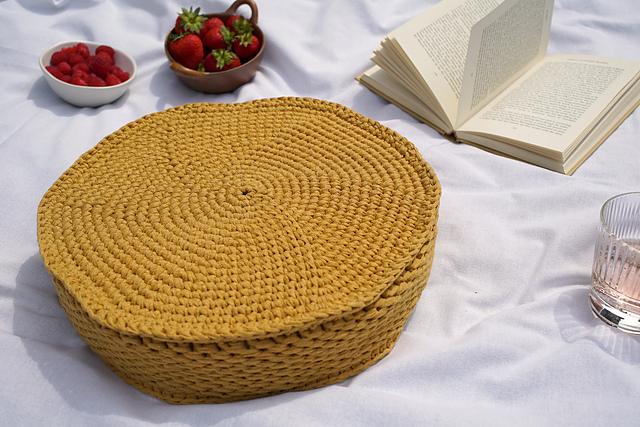 The Roly Cushion