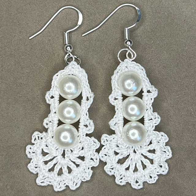 Beaded Fans Earrings