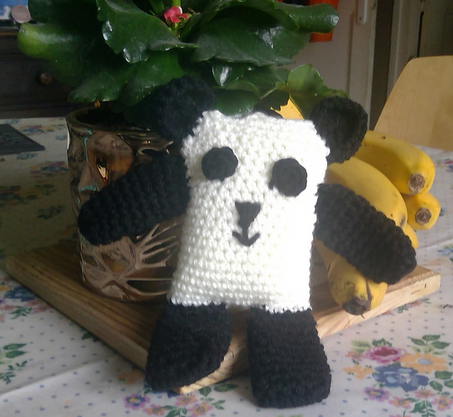 crochet animal panda