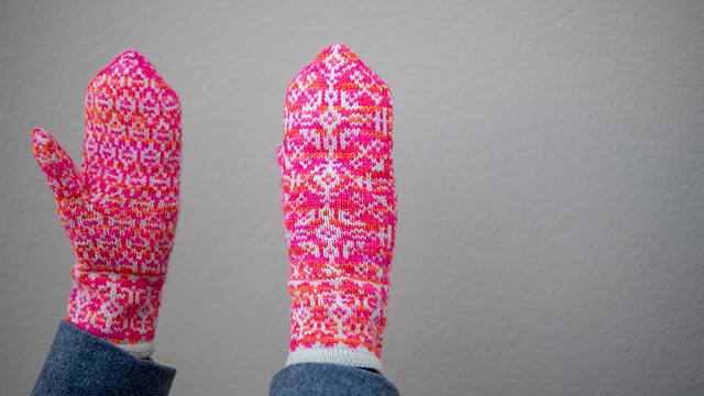 NuNordic Mittens