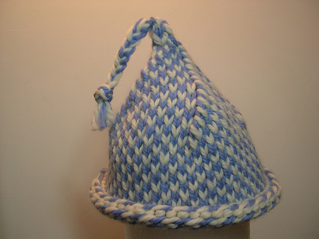 Basic Blue-and-White Checked Hat