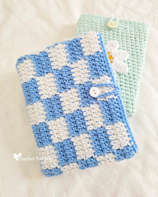 Checkered Book Sleeve
