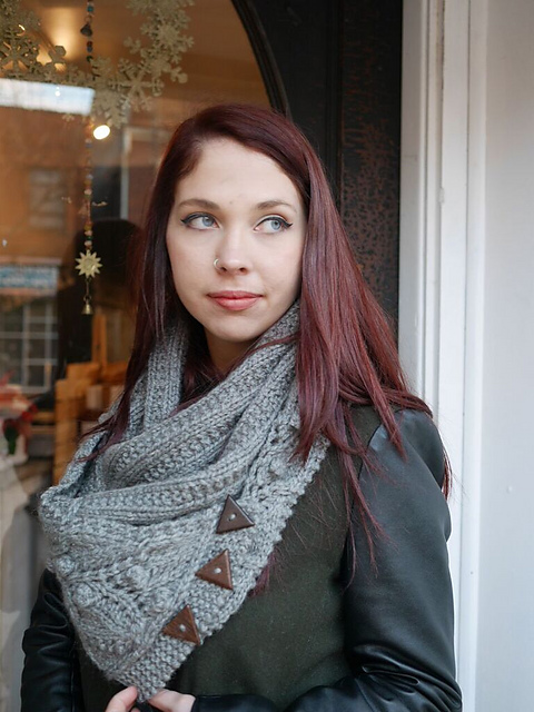 Nutberries Cowl