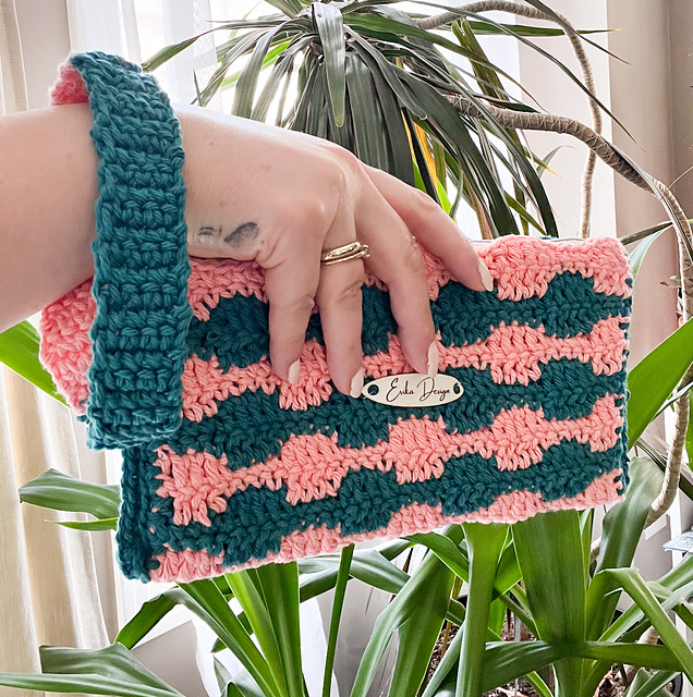 Waves Pouch