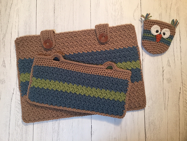 Laptop Sleeve w/removable Cord Carrier