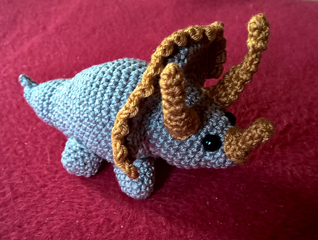 Triceratops Jurassic World Amigurumi