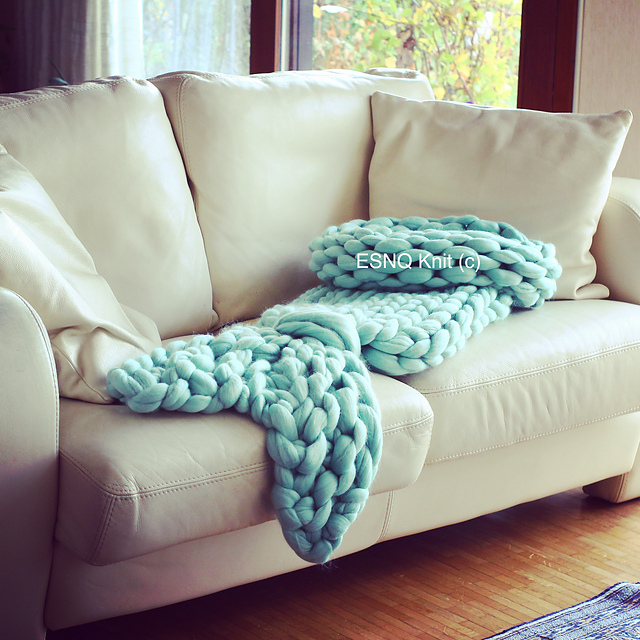 Chunky Mermaid Tail blanket