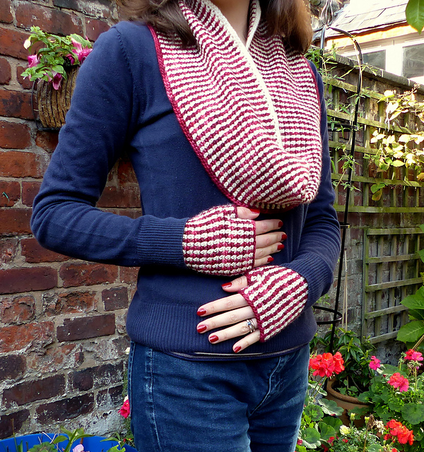 Linen Stitch Fingerless Gloves