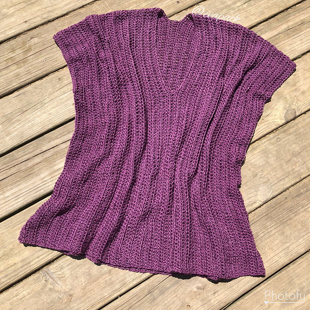 Ravelry: Simplicity Pullover pattern by Eva Pack