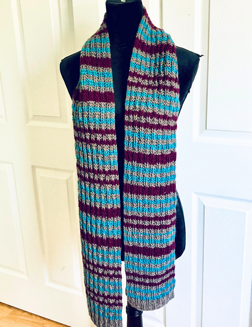 Labyrinth scarf