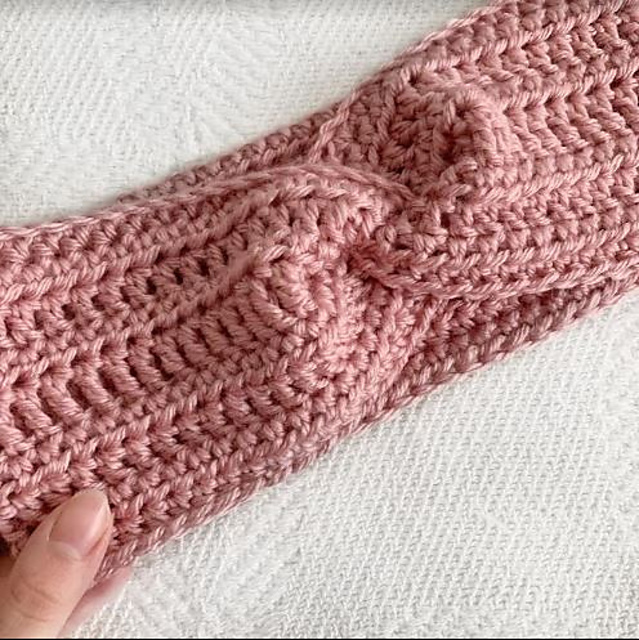Dainty Twist Ear Warmer