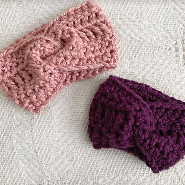 Dainty Twist Cup Cozies