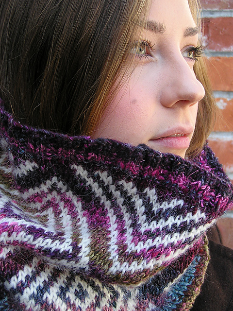 Stella Cowl: Form and Colour