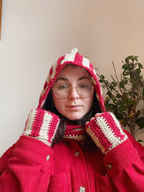 Dandelion Hooded Scarf and Mittens Set