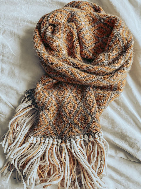 Ravelry: Fair Isle rhombus scarf with fringe pattern by EVVASH