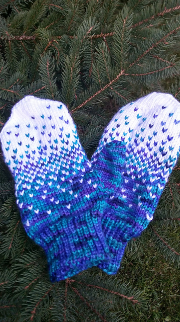 Midnight Snowfall Ombre Mitten