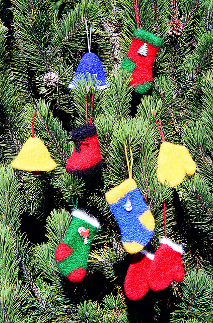 Felt Christmas Ornaments (FT210)
