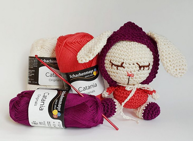 Amigurumi bunny with pixie hat