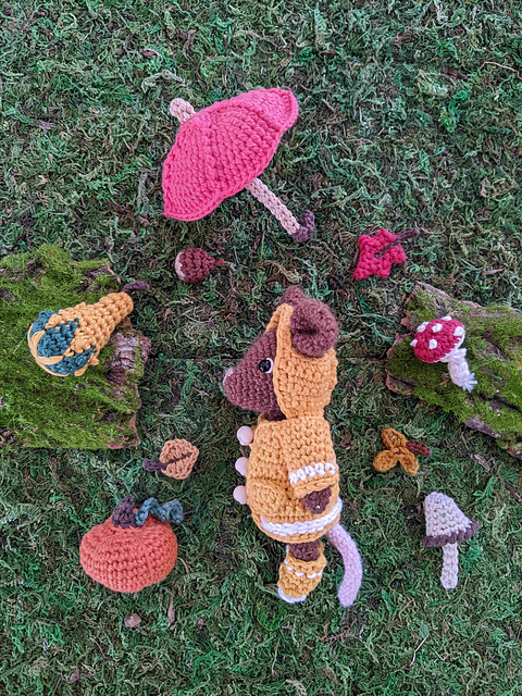 Cute mouse + fall accessories