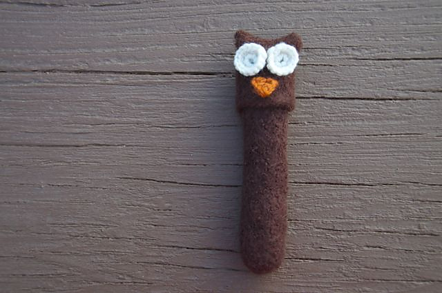 Needles in an Owl Case- A Double Pointed Needle Holder
