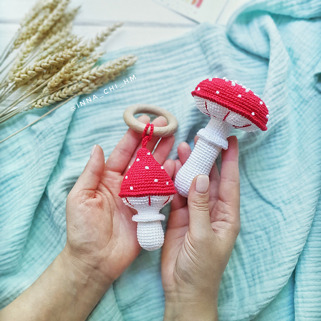 Mushroom rattles