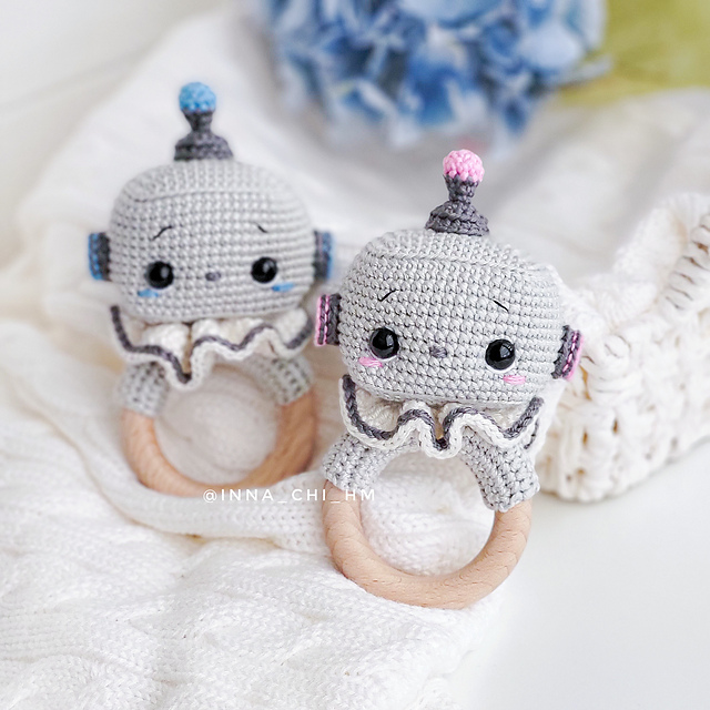 Robot rattle