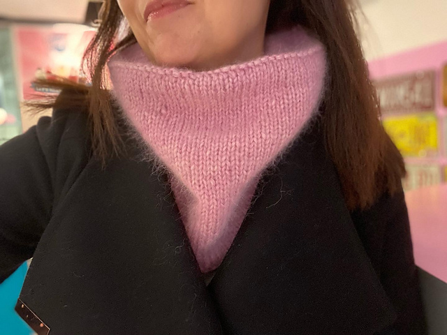 Airy Twist Cowl tuubikauluri