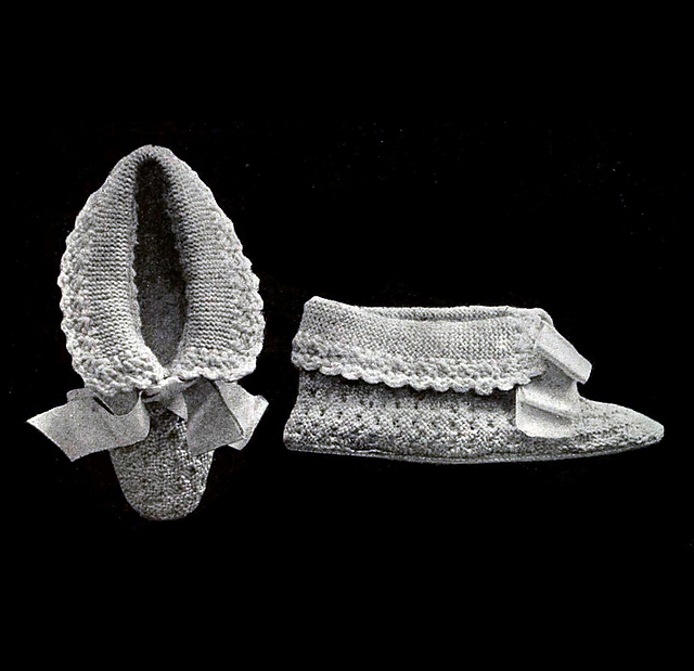 Ladies' Slippers (Knitted Honeycomb Pattern)
