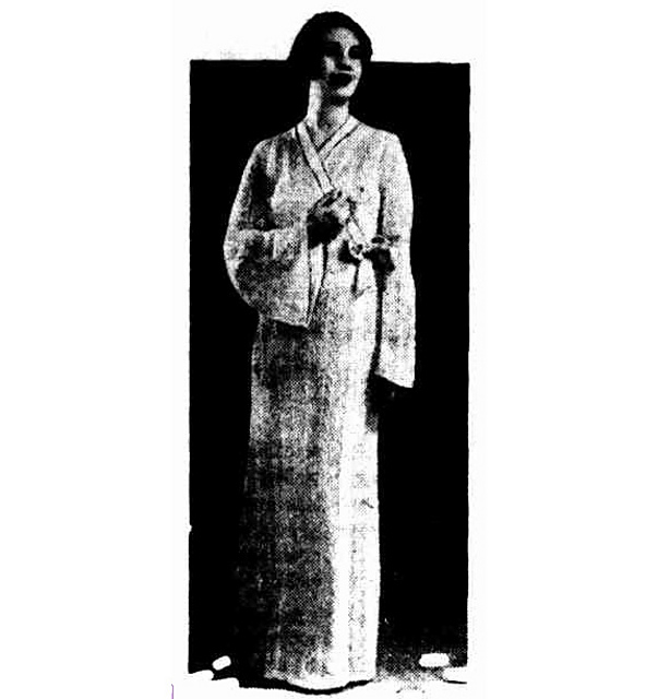 Dainty Woollen Dressing Gown