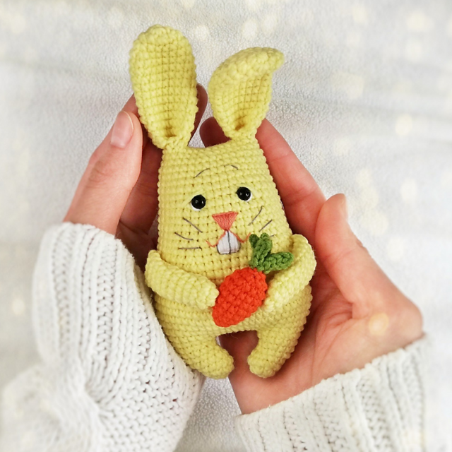 Bunny with carrot