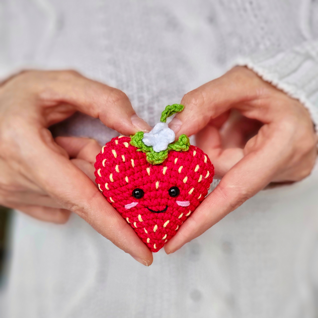 Ravelry: Strawberry heart pattern by Svitlana Hurova