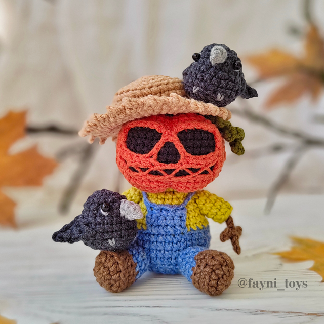 Pumpkin Scarecrow