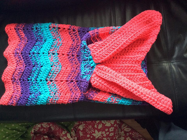 Ripple Mermaid Tail Blanket